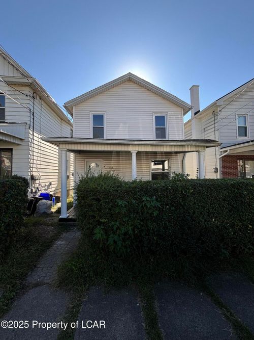 1215 Eynon St, SCRANTON, PA, 18504-2124 | Card Image