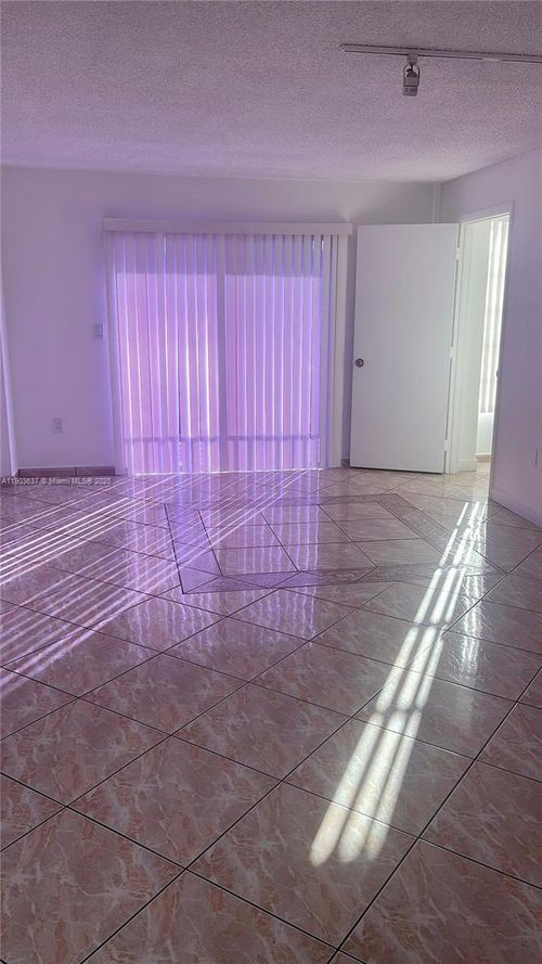 16-4801 Nw 7th St, Miami, FL, 33126-2167 | Card Image