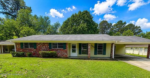 2229 Scanlon Dr, Jackson, MS, 39204-4424 | Card Image