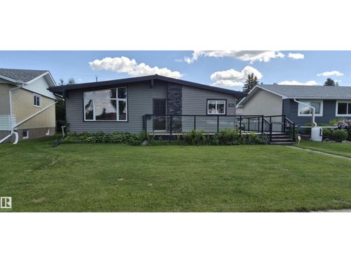 10523 105 St, Westlock, AB, T7P1M3 | Card Image