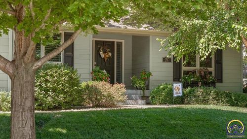 207 Ruths Ln, Wamego, KS, 66547-9014 | Card Image