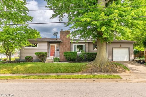 1925 Quayle Drive, Akron, OH, 44312 | Card Image