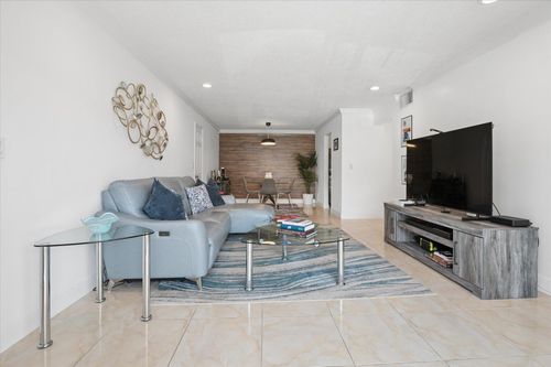2-6287 Bay Club Dr, Fort Lauderdale, FL, 33308-1551 | Card Image