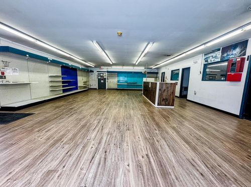 33 Transport Dr, Bennington, VT, 05201-8099 | Card Image