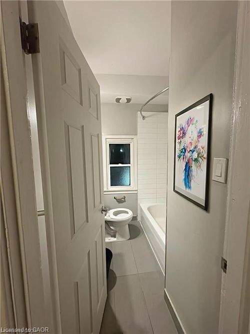 202-72 Victoria Ave S, Hamilton, ON, L8N2S7 | Card Image