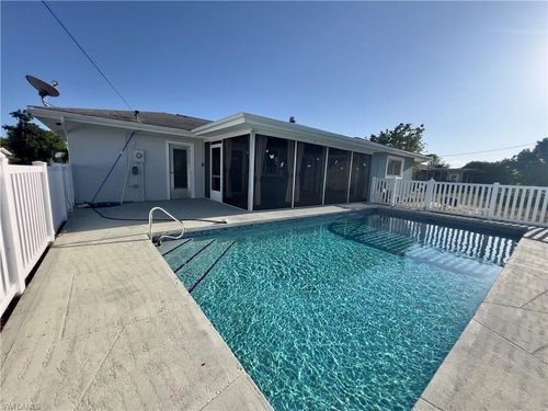 117 Se 45th Ter, Cape Coral, FL, 33904-8385 | Card Image