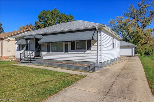 4245 Feiner Dr, Cleveland, OH, 44122-6835 | Card Image