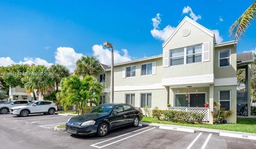 4-17500 Nw 67th Pl, Hialeah, FL, 33015-5844 | Card Image