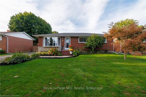 148 Cleary Ave, Dunnville, ON, N1A1A3 | Card Image