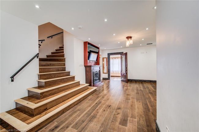 720 Main St W, House other with 2 bedrooms, 3 bathrooms and 3 parking in Listowel ON | Image 18