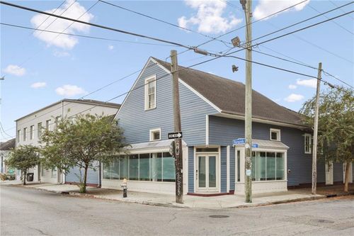 3308 Burgundy St, New Orleans, LA, 70117-6273 | Card Image