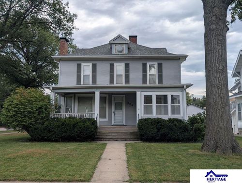 526 N College Ave, York, NE, 68467-3727 | Card Image