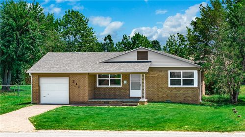 211 S 13th Pl, Rogers, AR, 72758-4102 | Card Image
