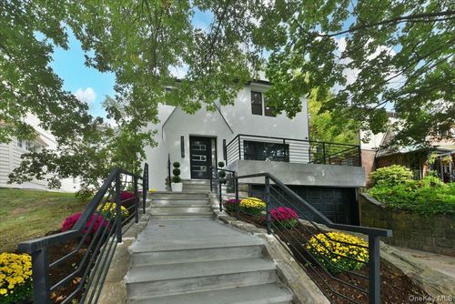 19127 Foothill Ave, Hollis, NY, 11423-1250 | Card Image