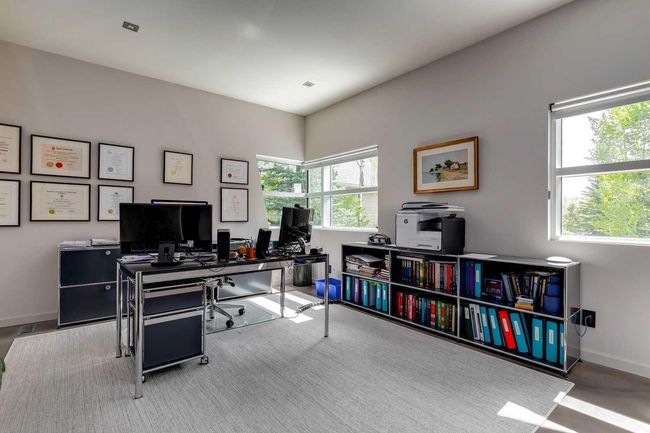 25 Posthill Drive Sw, House other with 4 bedrooms, 4 bathrooms and 8 parking in Calgary AB | Image 18