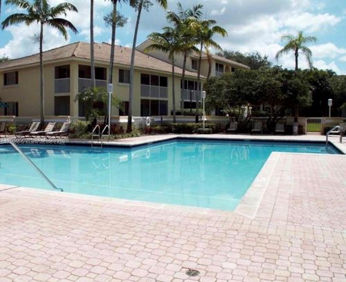 14208-14208 Glenmoor Dr, West Palm Beach, FL, 33409-2810 | Card Image