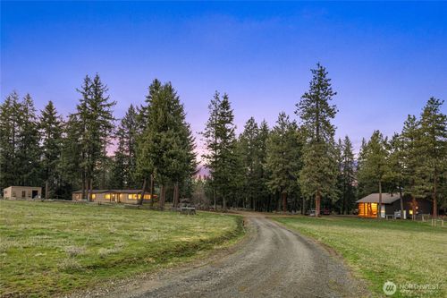 6160 Upper Peoh Point Rd, Cle Elum, WA, 98922-8987 | Card Image