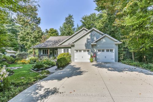 8342 Oakwood Dr, Grand Bend, ON, N0M1T0 | Card Image