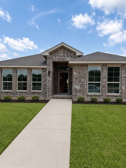 1422 Quail Creek Dr, Cleburne, TX, 76033-5299 | Card Image