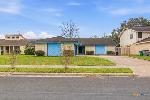 201 Laguna Dr, Victoria, TX, 77904-3785 | Card Image