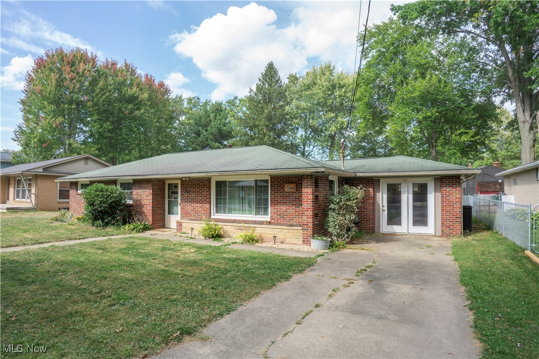 Poplar St, Canal Fulton, OH 44614