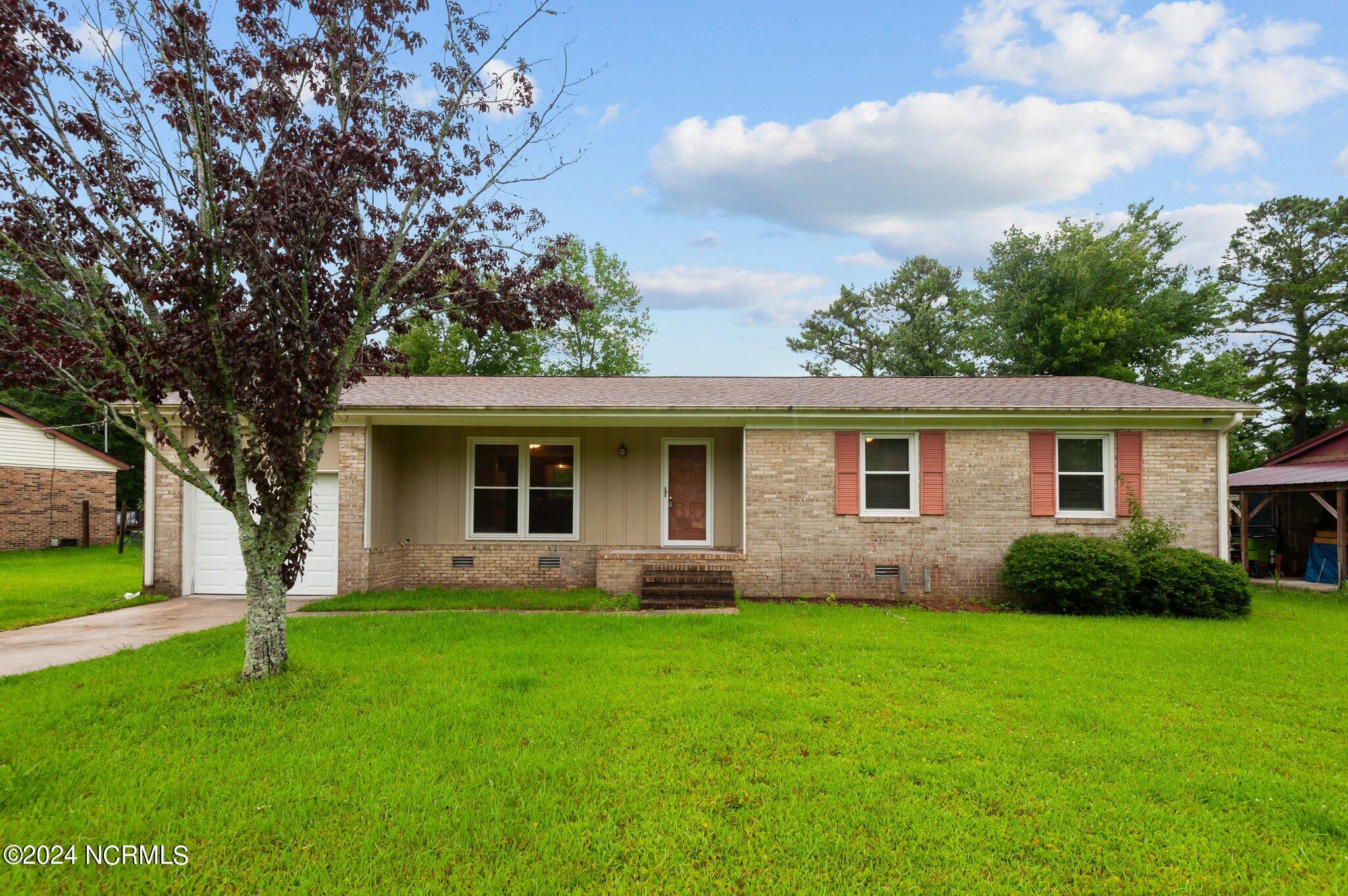 Dare Dr, New Bern, NC 28560