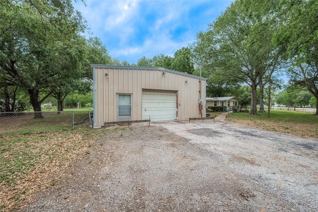 Richmond St, Needville, TX 77461