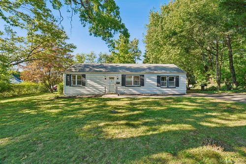 2 St Anthony Ave, Nanuet, NY, 10954-3432 | Card Image