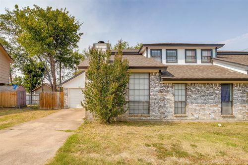 121 Myers Dr, White Settlement, TX, 76108-2041 | Card Image