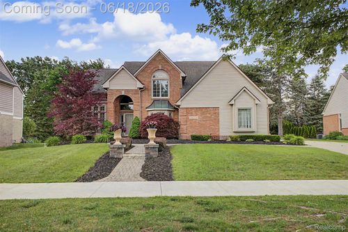 24024 Devonshire Dr, Novi, MI, 48374-3760 | Card Image