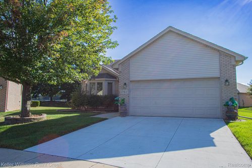 17917 Pointe Ct, Clinton Township, MI, 48038-1208 | Card Image