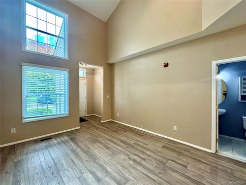 87 Kettles Ln, Medford, NY, 11763-1562 | Card Image