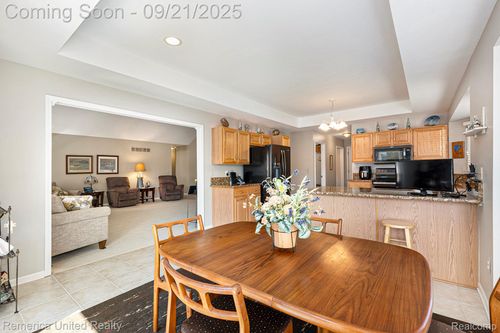 49345 Dunhill Dr, Macomb, MI, 48044-1738 | Card Image