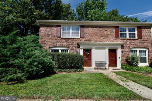 595-8425 Penshurst Dr, SPRINGFIELD, VA, 22152-1138 | Card Image