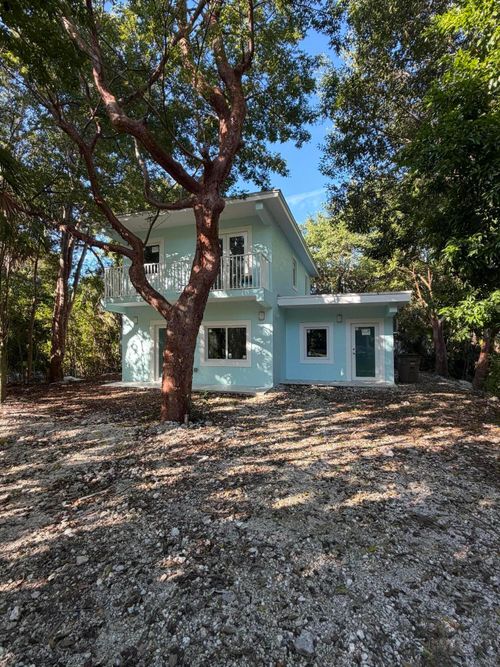 203 Antigua Rd, Tavernier, FL, 33070-2907 | Card Image