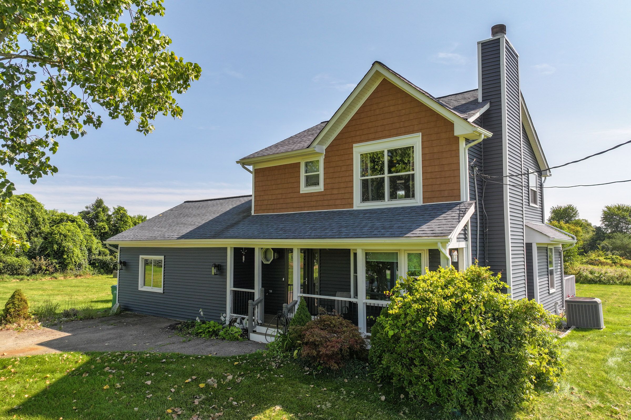 Eveline Dr, Holly, MI 48442
