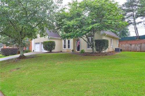 2230 Laurel Lake Dr, Suwanee, GA, 30024-3270 | Card Image