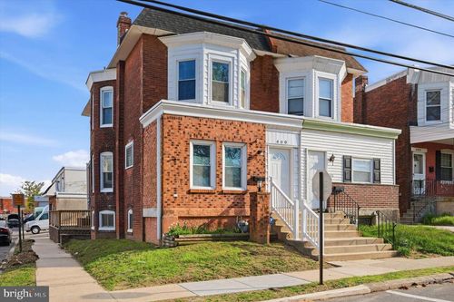 400 Pusey Ave, COLLINGDALE, PA, 19023-3313 | Card Image