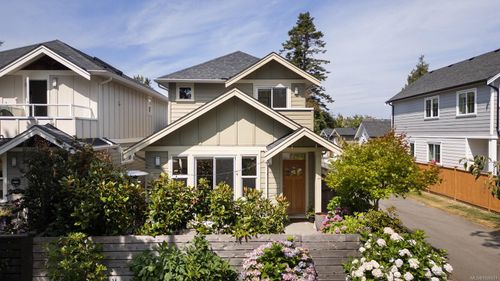 2346 Orchard Ave, Sidney, BC, V8L1T7 | Card Image