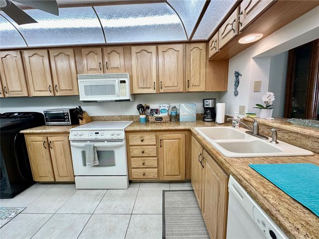 APT-501 - 15462 Gulf Blvd, Condo with 2 bedrooms, 2 bathrooms and null parking in MADEIRA BEACH FL | Image 53