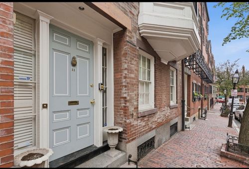 11 West Cedar, Boston, MA, 02108 | Card Image