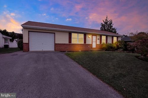 124 Treeline Dr, NEWMANSTOWN, PA, 17073-9015 | Card Image