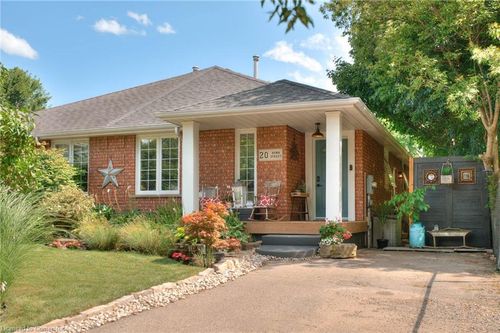 20 Hawk St, Saint George, ON, N0E1N0 | Card Image