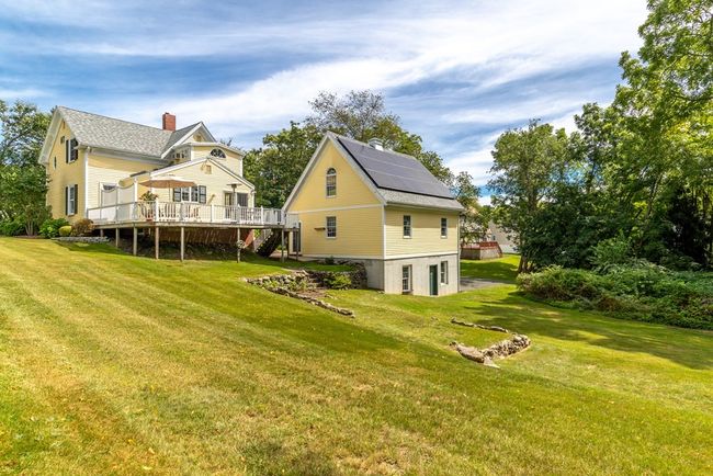 202 Bridge St, House other with 3 bedrooms, 3 bathrooms and 5 parking in Beverly MA | Image 32