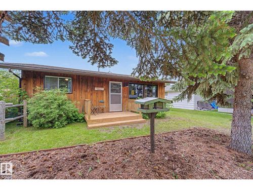 308 3 St, Yellowstone, AB, T0E1A0 | Card Image