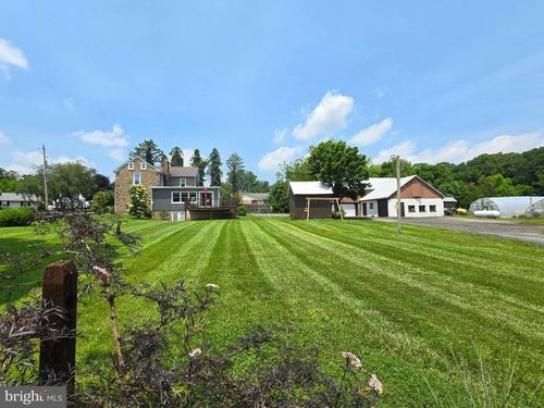 11 Clay Valley Rd, FLEETWOOD, PA, 19522-9723 | Card Image