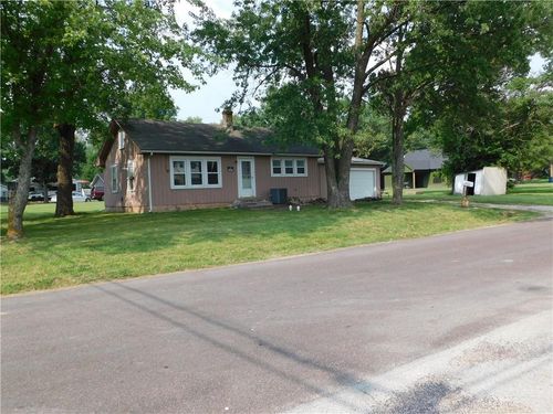 304 W Elizabeth St, Holden, MO, 64040-1050 | Card Image