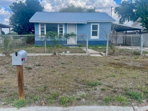 103 E David St, Hebbronville, TX, 78361-3203 | Card Image