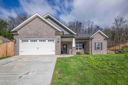 100 Claude Steadman Pl, Clinton, TN, 37716-1427 | Card Image