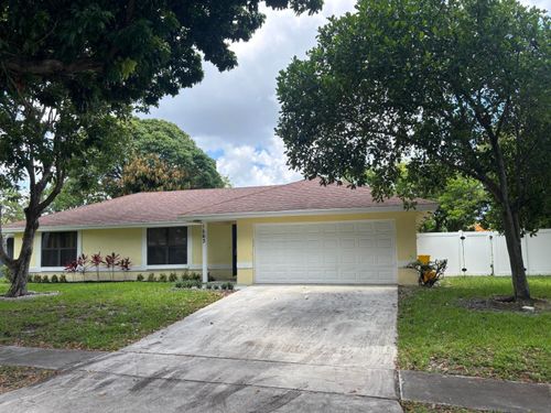 1563 40th St, West Palm Beach, FL, 33407-3639 | Card Image